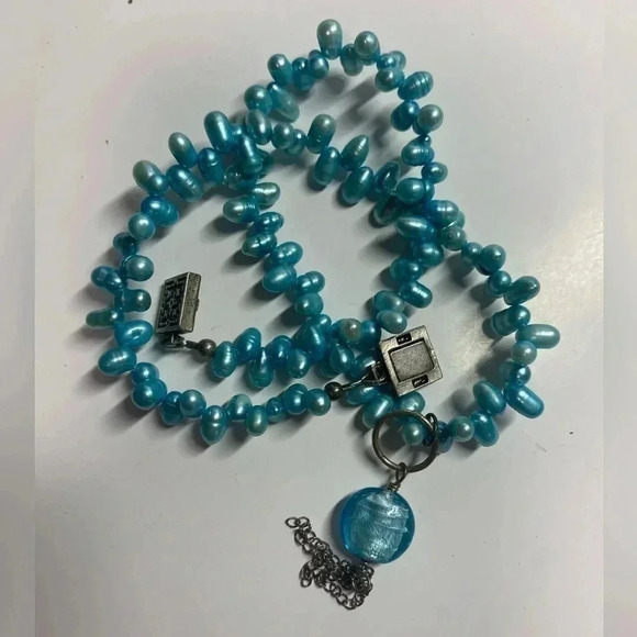 BLUE FRESHWATER PEARLS WITH GLASS ACCENT. MAGNETIC CLOSURE. 17" - Picture 2 of 7